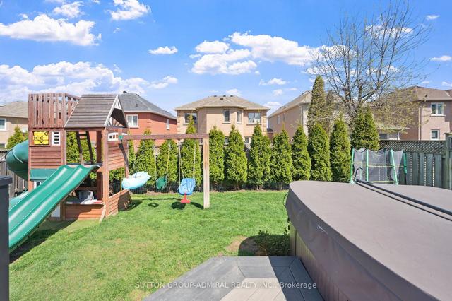 23 Oriah Crt, House detached with 4 bedrooms, 4 bathrooms and 6 parking in Vaughan ON | Image 16