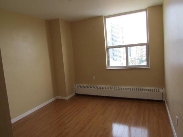 1511 - 20 Forest Manor Rd, Condo with 3 bedrooms, 2 bathrooms and 1 parking in Toronto ON | Image 13