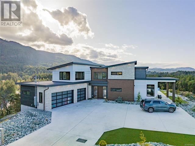 3230 Ferguson Rd, House detached with 4 bedrooms, 3 bathrooms and 3 parking in Nanaimo C BC | Image 1