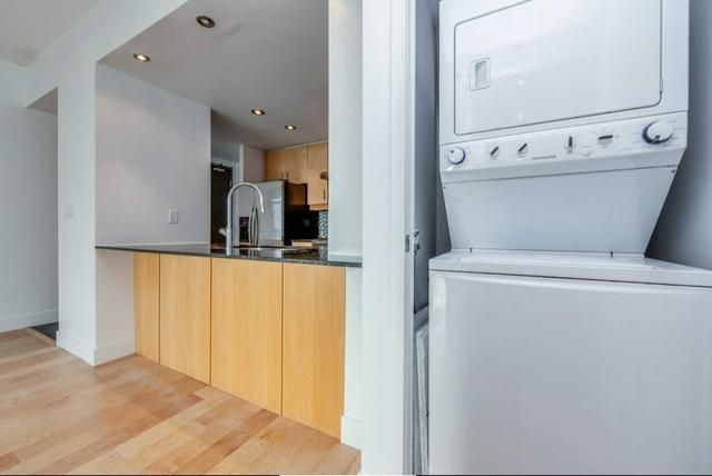 2206 - 285 Mutual St, Condo with 2 bedrooms, 1 bathrooms and 1 parking in Toronto ON | Image 5