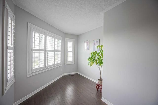 30 Provincial Pl, House attached with 3 bedrooms, 3 bathrooms and 5 parking in Brampton ON | Image 13