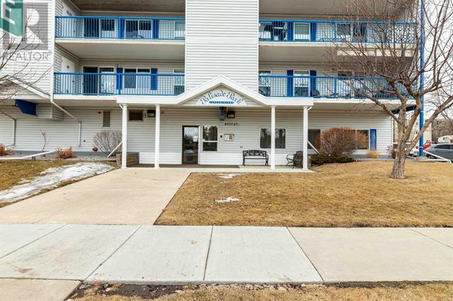 204, - 4522 47a Avenue, Condo with 2 bedrooms, 2 bathrooms and 1 parking in Red Deer AB | Image 3