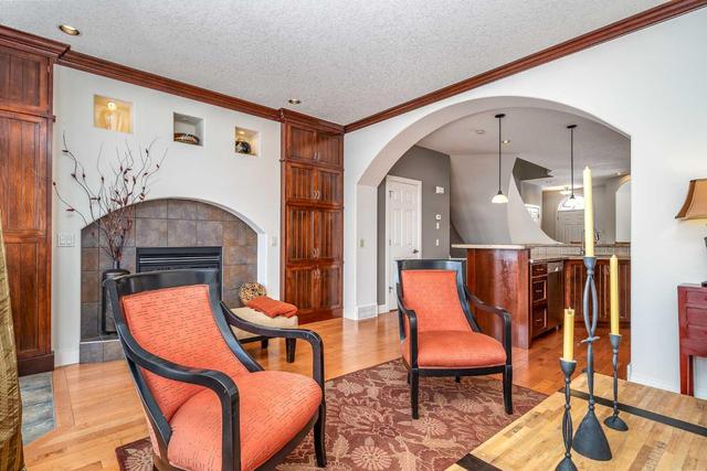 2032 45 Avenue Sw, Home with 4 bedrooms, 2 bathrooms and 2 parking in Calgary AB | Image 24