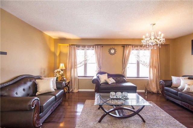 104 Lathbury St, House attached with 3 bedrooms, 3 bathrooms and 1 parking in Brampton ON | Image 5
