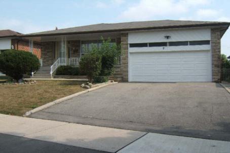 7 Mayberry Rd, House detached with 3 bedrooms, 2 bathrooms and 4 parking in Toronto ON | Image 1