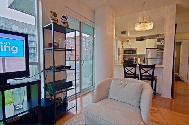 527 - 25 Cole St, Condo with 2 bedrooms, 2 bathrooms and 1 parking in Toronto ON | Image 17