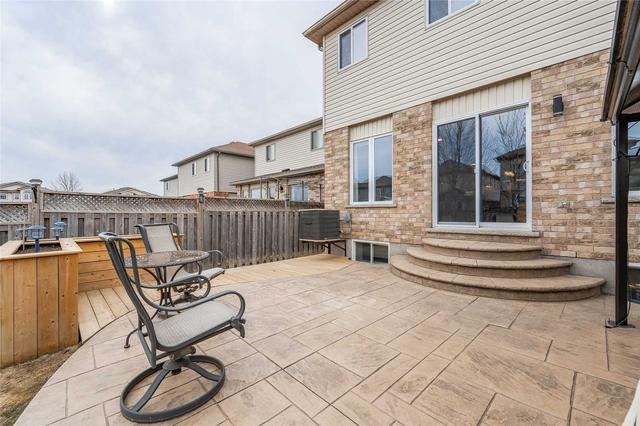7 Penfold Dr, House detached with 2 bedrooms, 4 bathrooms and 3 parking in Guelph ON | Image 28