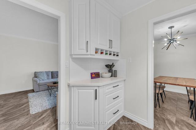 202 - 23 Main St, Condo with 2 bedrooms, 1 bathrooms and 1 parking in Hamilton ON | Image 11