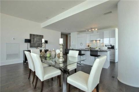 314 - 39 Queens Quay E, Condo with 2 bedrooms, 2 bathrooms and 1 parking in Toronto ON | Image 4