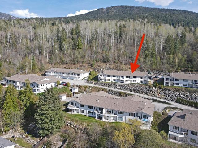 39 - 1220 Mill Street, House attached with 4 bedrooms, 3 bathrooms and null parking in Nelson BC | Image 2