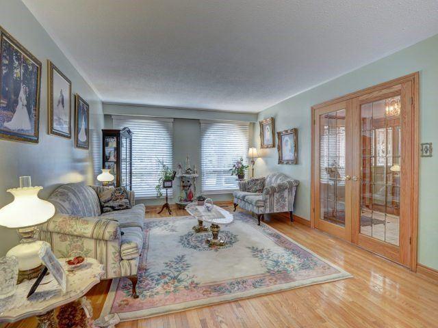 261 Mary St, House detached with 4 bedrooms, 3 bathrooms and 8 parking in Oakville ON | Image 5