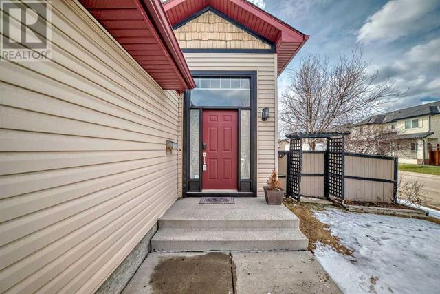 4 Martha's Meadow Place Ne, House detached with 4 bedrooms, 2 bathrooms and 2 parking in Calgary AB | Image 4