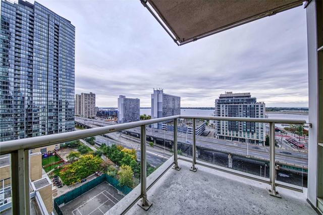 1509 - 35 Mariner Terr, Condo with 2 bedrooms, 2 bathrooms and 1 parking in Toronto ON | Image 7