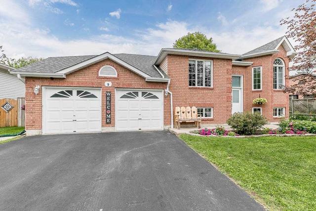 9 Birchmount Circ, House detached with 2 bedrooms, 3 bathrooms and 8 parking in Wasaga Beach ON | Image 1