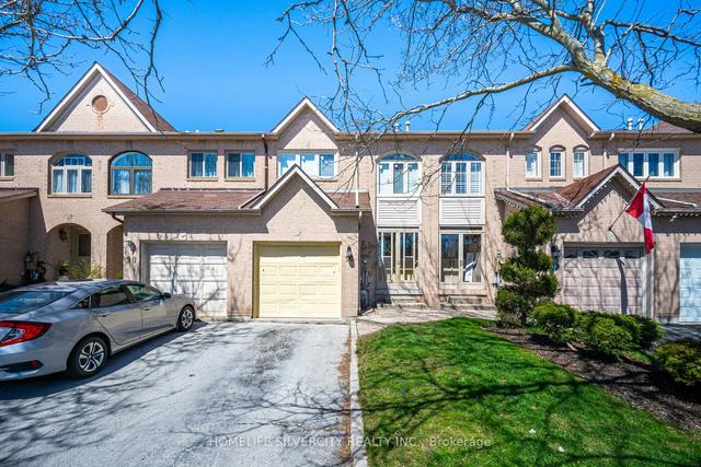 92 Cedarwood Cres, House attached with 3 bedrooms, 3 bathrooms and 3 parking in Brampton ON | Image 12