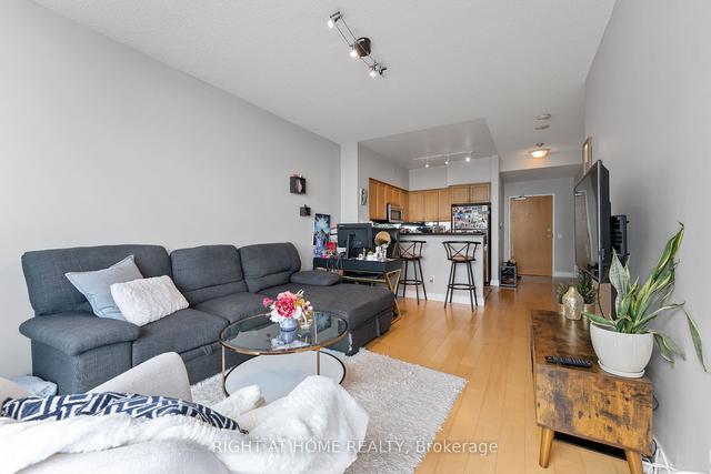 714 - 5 Marine Parade Dr, Condo with 1 bedrooms, 1 bathrooms and 1 parking in Toronto ON | Image 2