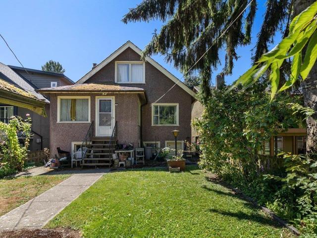 4633 W 11th Avenue, House detached with 5 bedrooms, 2 bathrooms and null parking in Vancouver BC | Image 4