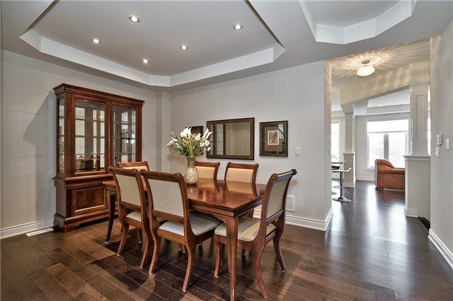 2439 Chateau Common, House attached with 3 bedrooms, 3 bathrooms and 2 parking in Oakville ON | Image 5