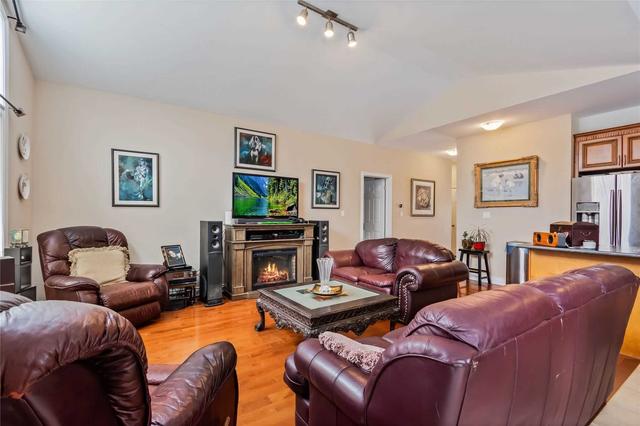 30 Rosedale Tr, House detached with 2 bedrooms, 3 bathrooms and 6 parking in Kawartha Lakes ON | Image 33