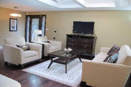 1316 Indian Rd, House detached with 3 bedrooms, 3 bathrooms and 8 parking in Mississauga ON | Image 2