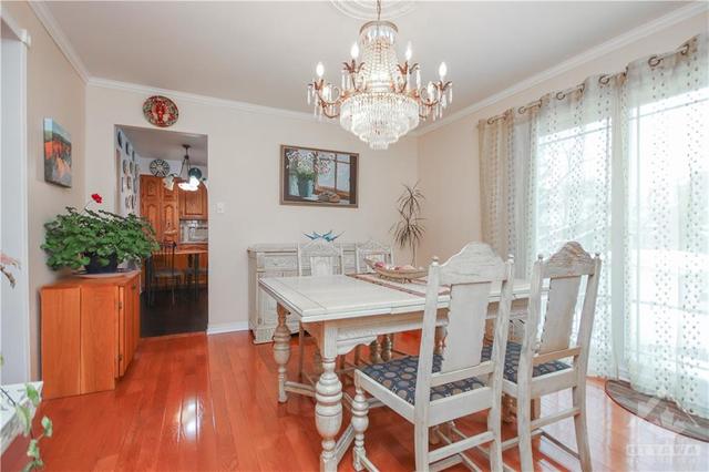 568 Foxview Place N, Home with 4 bedrooms, 4 bathrooms and 4 parking in Ottawa ON | Image 11