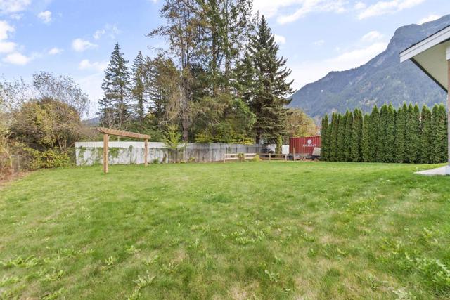 65477 Kawkawa Lake Road, House detached with 3 bedrooms, 3 bathrooms and null parking in Hope BC | Image 34