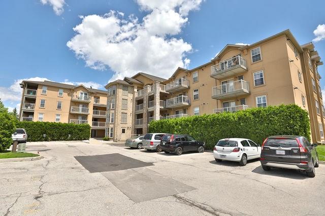 314 - 1460 Bishops Gate, Condo with 3 bedrooms, 2 bathrooms and 1 parking in Oakville ON | Image 3