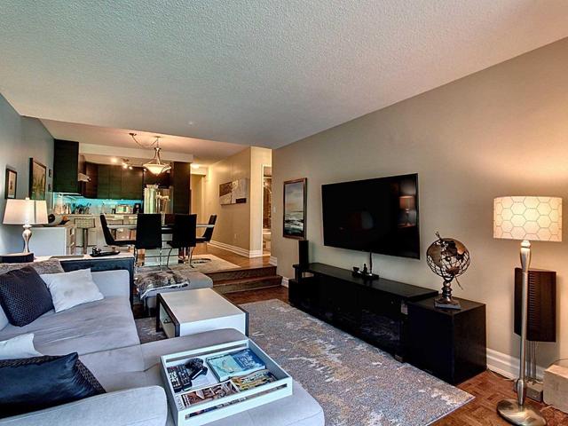 208 - 1359 White Oaks Blvd, Condo with 2 bedrooms, 2 bathrooms and 1 parking in Oakville ON | Image 8
