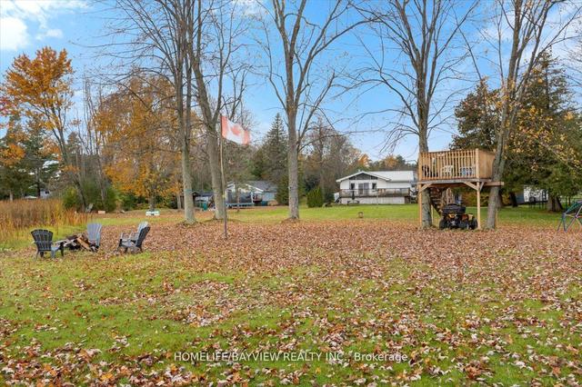 206 Lakeshore Dr E, House detached with 3 bedrooms, 1 bathrooms and 6 parking in Kawartha Lakes ON | Image 23