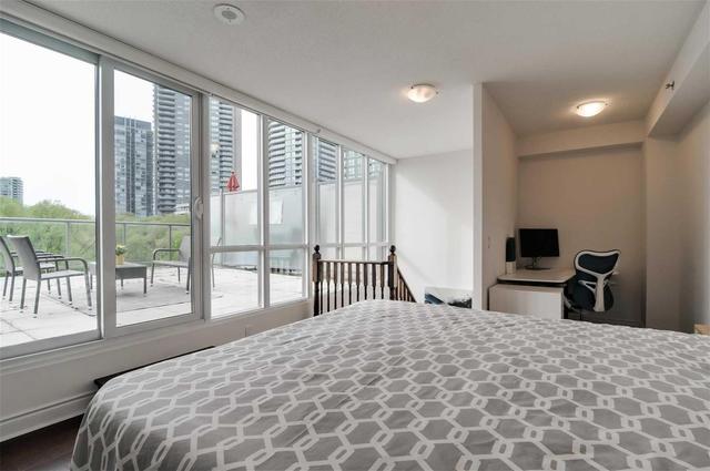 Th3 - 2230 Lake Shore Blvd W, Townhouse with 2 bedrooms, 3 bathrooms and 1 parking in Toronto ON | Image 11