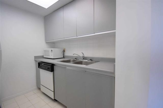 1503 - 99 Harbour Sq, Condo with 0 bedrooms, 1 bathrooms and 0 parking in Toronto ON | Image 5