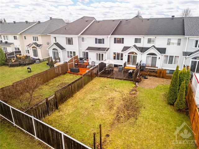 2219 Brockstone Crescent, Townhouse with 3 bedrooms, 3 bathrooms and 3 parking in Ottawa ON | Image 28