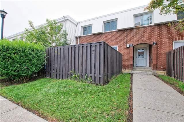100 - 1010 Glen St, Townhouse with 3 bedrooms, 2 bathrooms and 1 parking in Oshawa ON | Image 1
