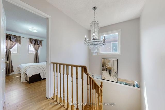 1894 Larksmere Crt, House detached with 3 bedrooms, 4 bathrooms and 6 parking in Pickering ON | Image 7