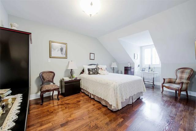 18 West Hill Dr, House detached with 3 bedrooms, 3 bathrooms and 12 parking in Toronto ON | Image 24