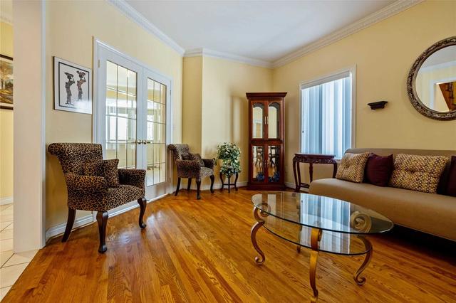 93 Regent Rd, House detached with 4 bedrooms, 5 bathrooms and 6 parking in Toronto ON | Image 14