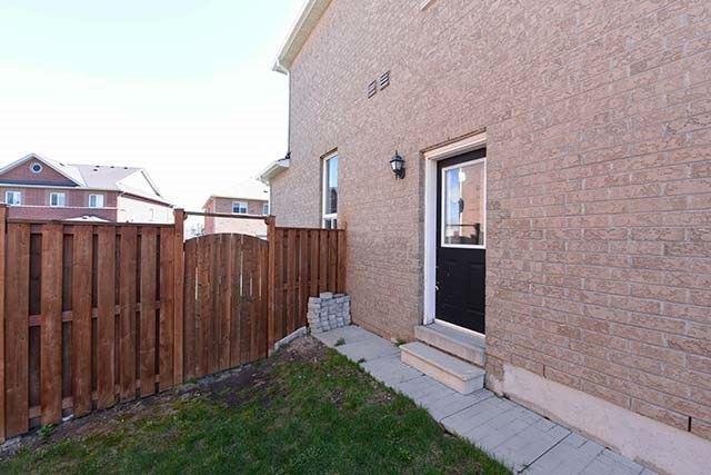 104 Rocky Point Cres, House semidetached with 3 bedrooms, 3 bathrooms and 2 parking in Brampton ON | Image 17