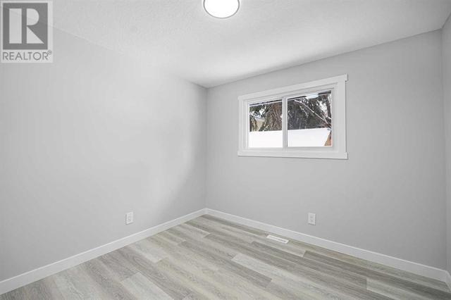 11111 Braxton Road Sw, House detached with 4 bedrooms, 3 bathrooms and 4 parking in Calgary AB | Image 9