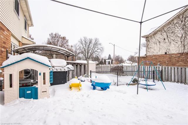 421 Downsview Place, House semidetached with 3 bedrooms, 2 bathrooms and 3 parking in Waterloo ON | Image 38
