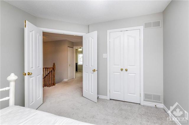 809 Schooner Crescent, Townhouse with 3 bedrooms, 3 bathrooms and 1 parking in Ottawa ON | Image 6