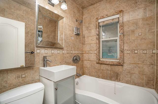 toronto - 617 The Queensway Ave, House detached with 2 bedrooms, 2 bathrooms and 2 parking in Toronto ON | Image 23
