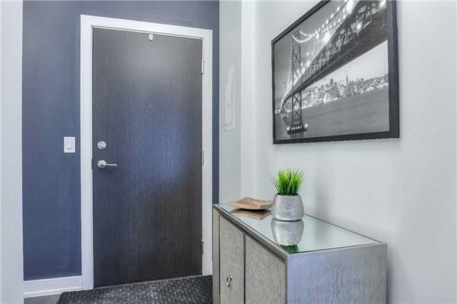 201 - 6 Parkwood Ave, Condo with 2 bedrooms, 1 bathrooms and 1 parking in Toronto ON | Image 3