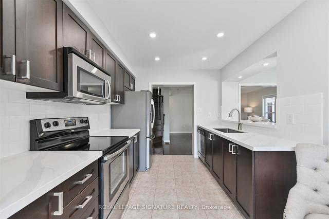 884 Brassard Circ, House attached with 2 bedrooms, 2 bathrooms and 3 parking in Milton ON | Image 7