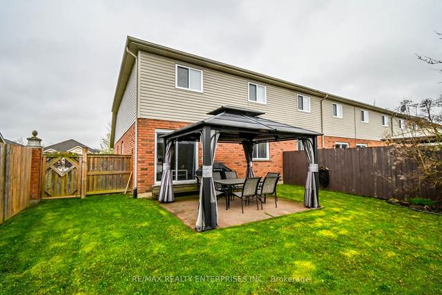425 Autumn Cres, House attached with 3 bedrooms, 3 bathrooms and 3 parking in Welland ON | Image 25