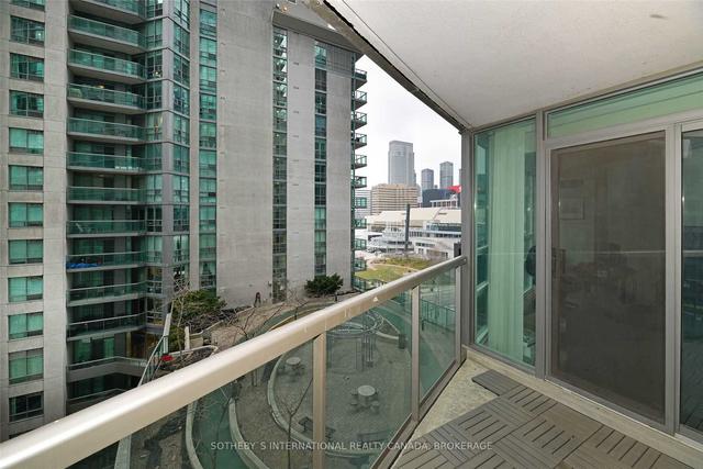 1001 - 30 Grand Trunk Cres, Condo with 1 bedrooms, 1 bathrooms and 0 parking in Toronto ON | Image 8