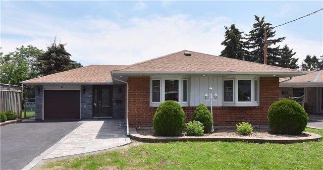 41 Draycott Dr, House detached with 3 bedrooms, 3 bathrooms and 3 parking in Toronto ON | Image 1