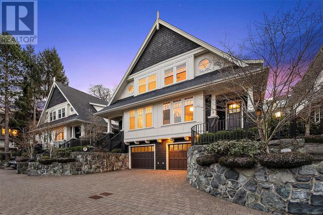 4 - 1770 Rockland Ave, House attached with 3 bedrooms, 4 bathrooms and 5 parking in Victoria BC | Image 2