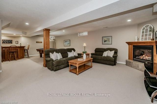 10 Parsons Crt, House detached with 4 bedrooms, 4 bathrooms and 6 parking in Kitchener ON | Image 28