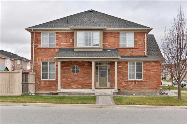 2 Ranger Cres, House detached with 4 bedrooms, 3 bathrooms and 4 parking in Brampton ON | Image 3