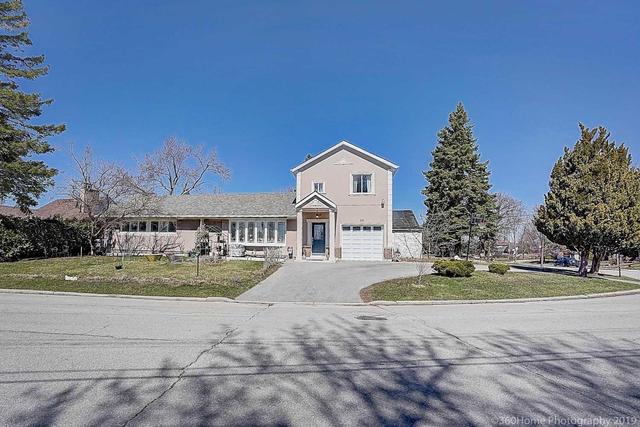 50 Treverton Dr, House detached with 4 bedrooms, 3 bathrooms and 4 parking in Toronto ON | Image 1